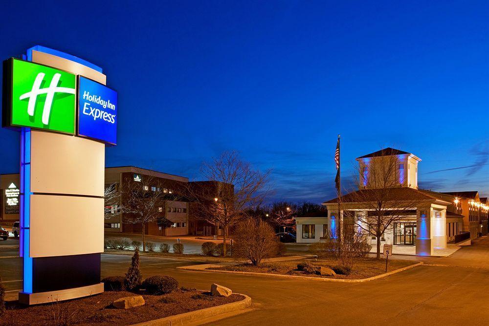 Holiday Inn Express & Suites Johnstown, An Ihg Hotel Exterior foto